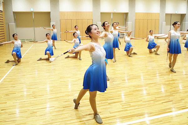 バトン部 中央大学附属横浜中学校 高等学校